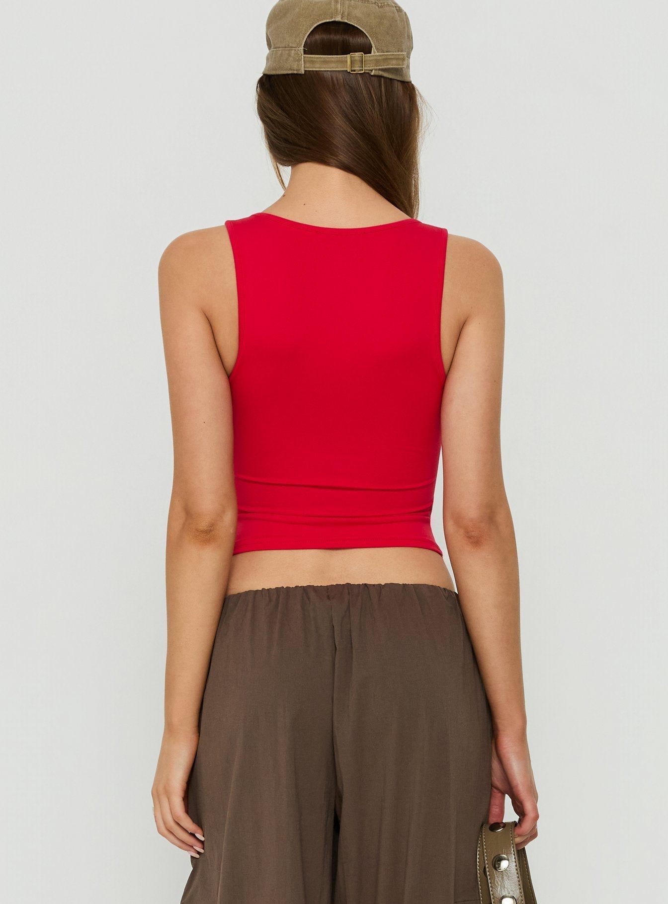 Daily Define Scoop Tank Red