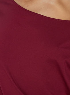 Ellah One-Shoulder-Minikleid in Weinrot mit Drapierungen