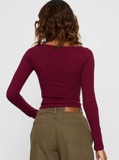 Amabon Top Burgundy Blurred Rose