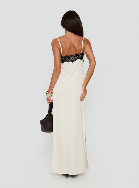 Daesa Lace Maxi Dress Cream / Black