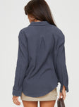 Textured shirt Relaxed fitting with button fastening and scooped hemline