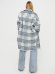 Longline shacket Soft flannelette material, button fastening at front, twin chest pockets, single button cuff. scooped hem Non-stretch, unlined