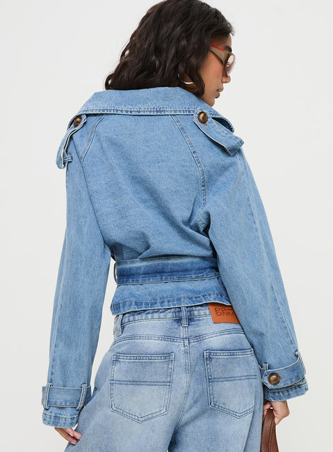 Cropped denim trench coat Lapel collar, button fastening down front, adjustable & removable belts on cuff & waist