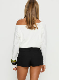Two Lovers Low Rise Short Black