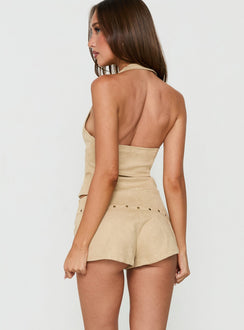 Romey Shorts aus Kunstleder mit Nietenbesatz in Wildlederoptik Sand