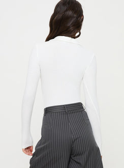 back view of model wearing Princess Polly Tarpley Long Sleeve Bodysuit White Full Sleeves 