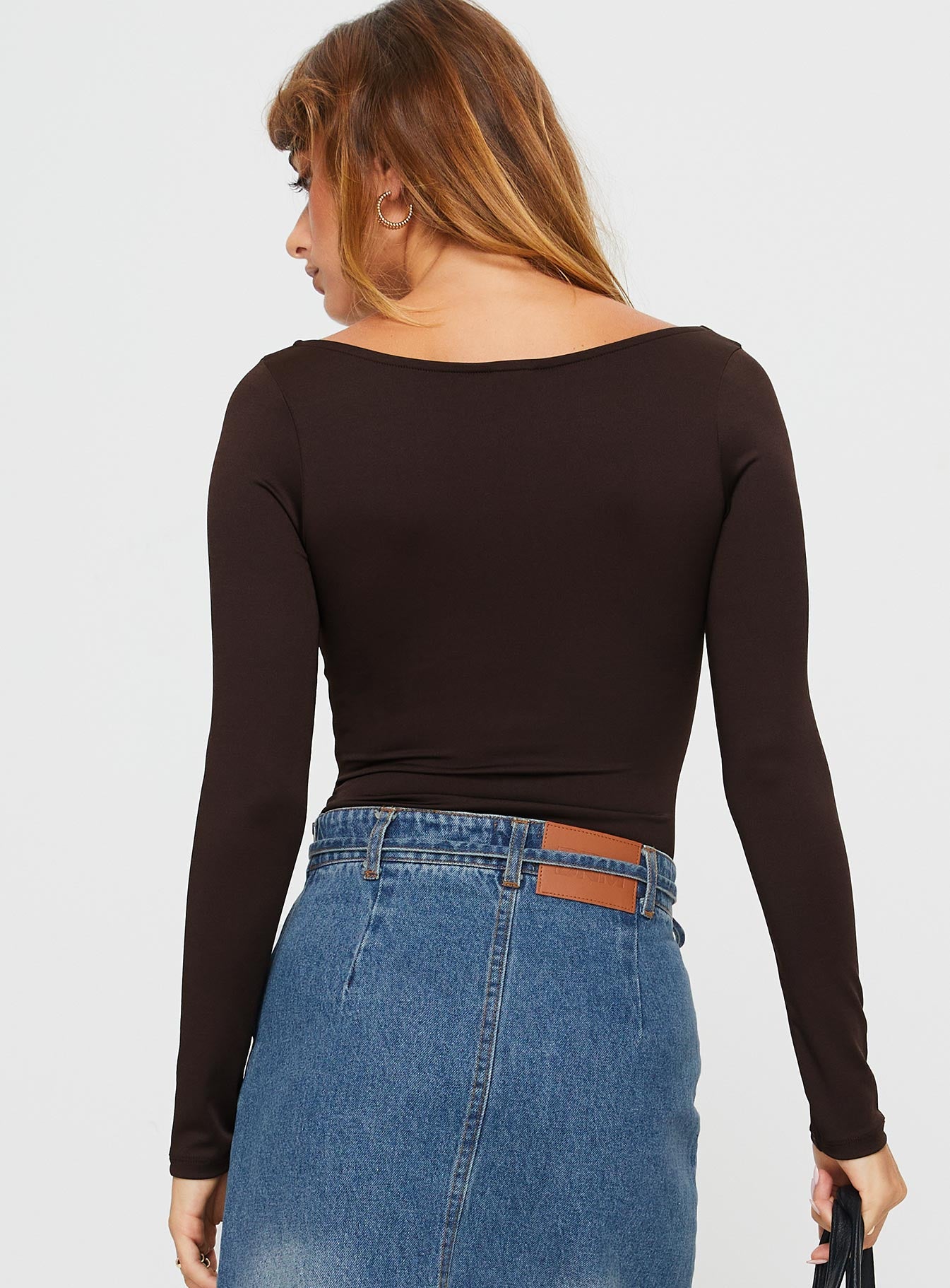 back view of model wearing Princess Polly Ellery Bodysuit Brown Tall Full Sleeves 