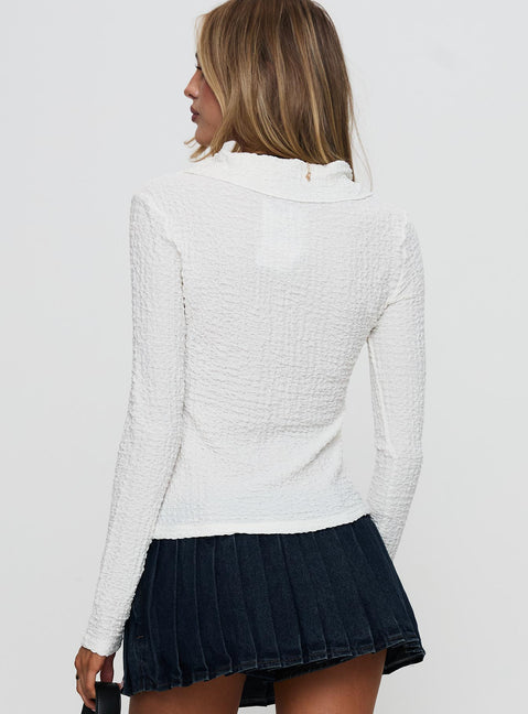 back view of model wearing Princess Polly Luther Long Sleeve White Full Sleeves Crew Neck 