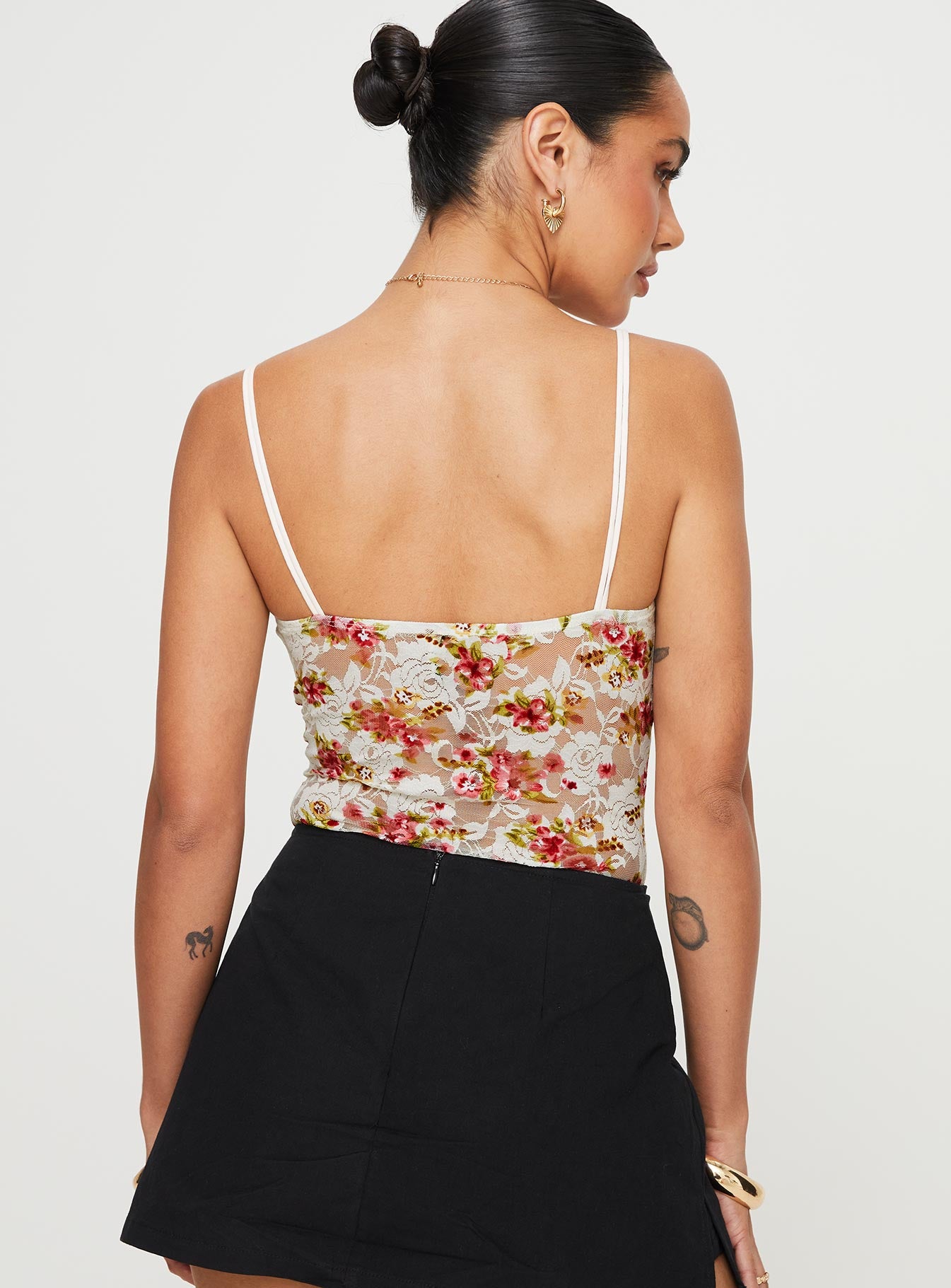 back view of model wearing Princess Polly Amessa Lace Bodysuit Floral Sleeveless Plunger 