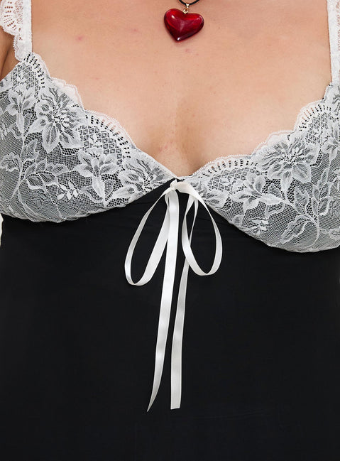 product Princess Polly Delvonte Top Black Curve Sleeveless Plunger 