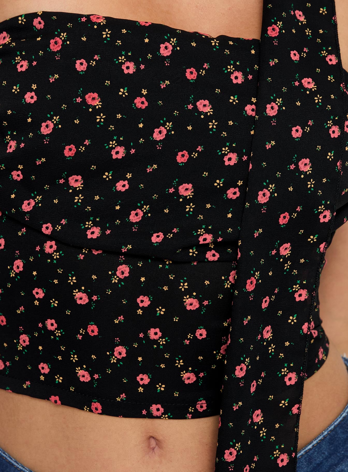 product Princess Polly Jontie Two-piece Scarf Top Black Floral Sleeveless straight 