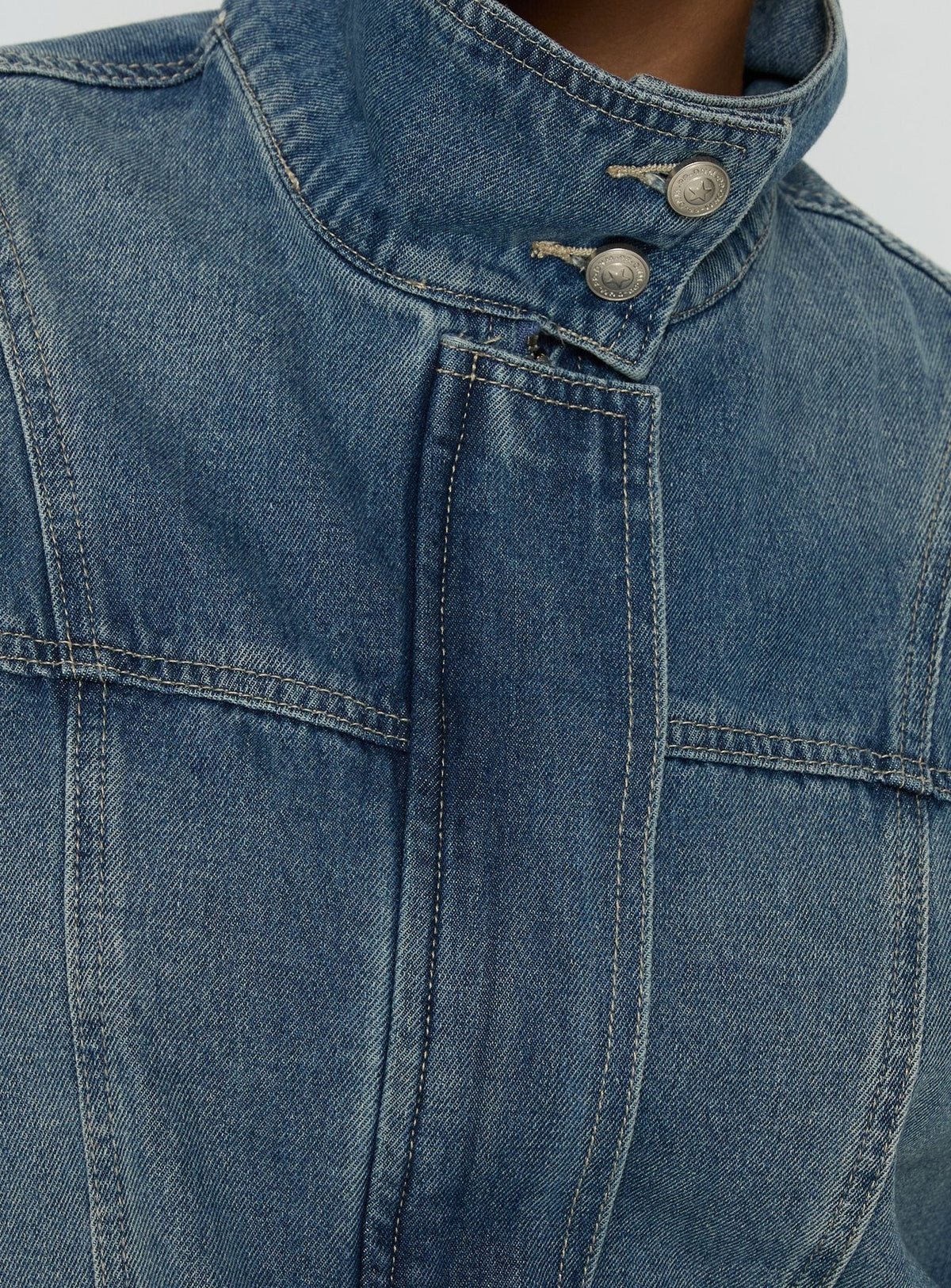 Alfea Bomberjacke aus Denim mit Trichterhals Mid Blue Wash