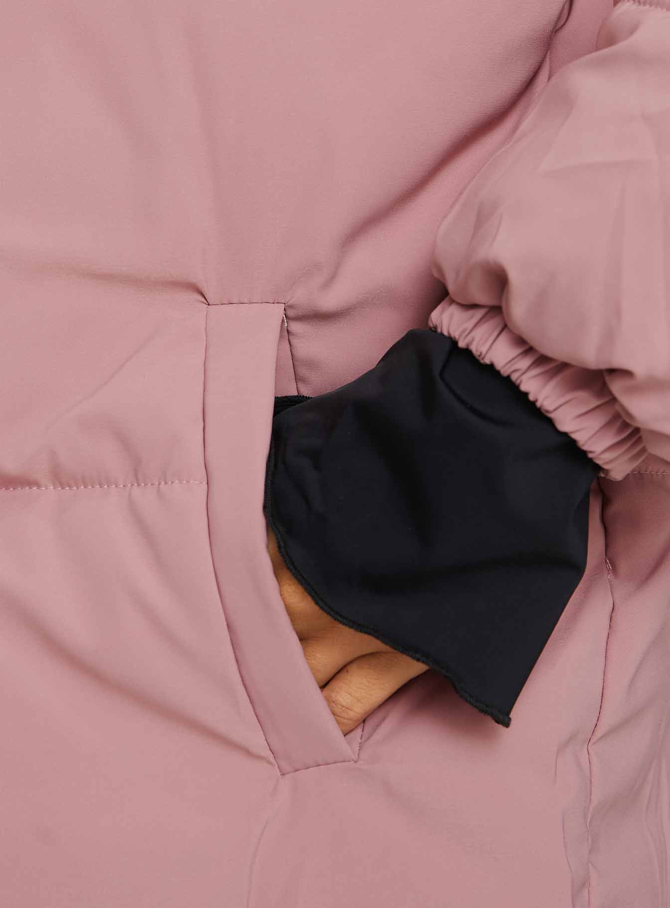 Oversized puffer jacket Drop shoulder, high neck, twin hip pockets, elasticated cuffs, zip fastening at front  Non-stretch, fully lined  Princess Polly Lower Impact