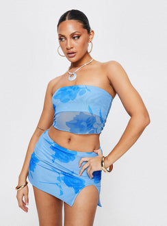 Matching set Slim fitting, floral print strapless crop top with inner silicone strip at bust Mid rise mini skirt with leg slit Good stretch, fully lined