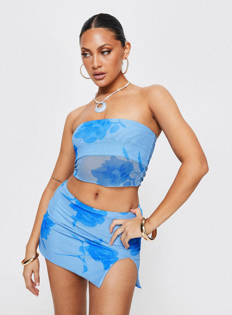Matching set Slim fitting, floral print strapless crop top with inner silicone strip at bust Mid rise mini skirt with leg slit Good stretch, fully lined