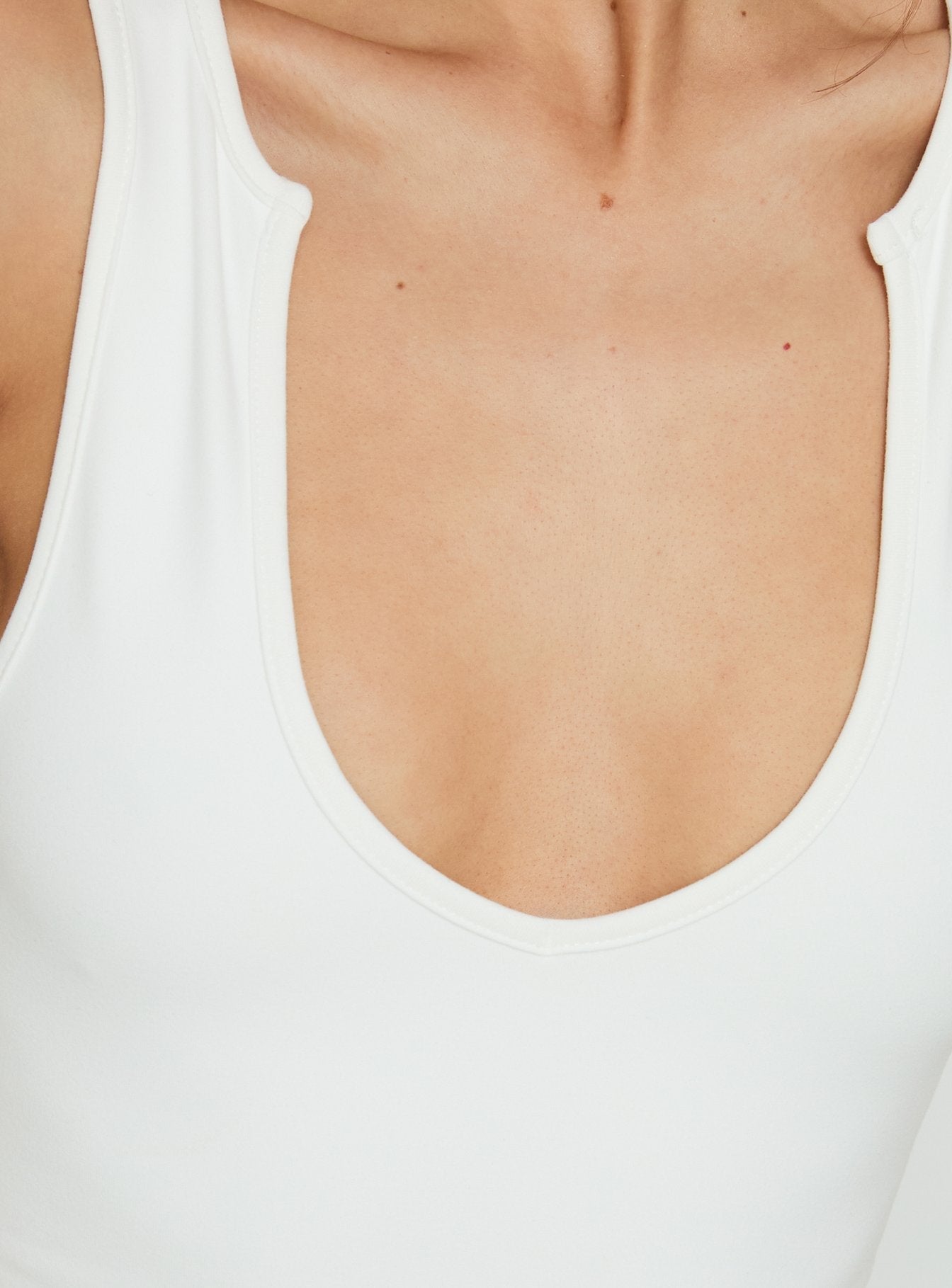 Daily Define Scoop Tank White