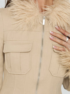 Nindie Faux Fur Kontrastjacke Hellbraun
