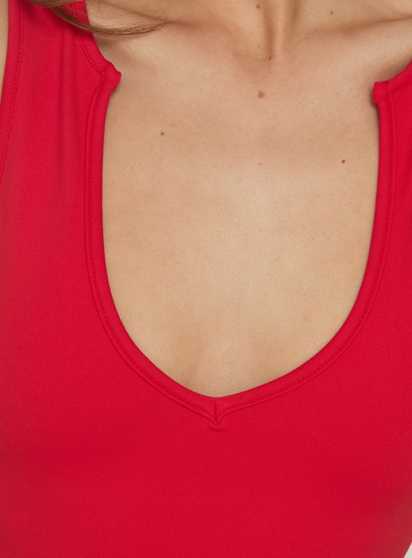Daily Define Scoop Tank Red