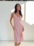 Front view of model wearing  front Princess Polly Sweetheart Neckline  Georgia Midi Dress Pink Floral