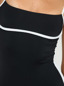 Adjustable shoulder straps, straight neckline, contrast piping Good stretch, fully lined  Princess Polly Lower Impact