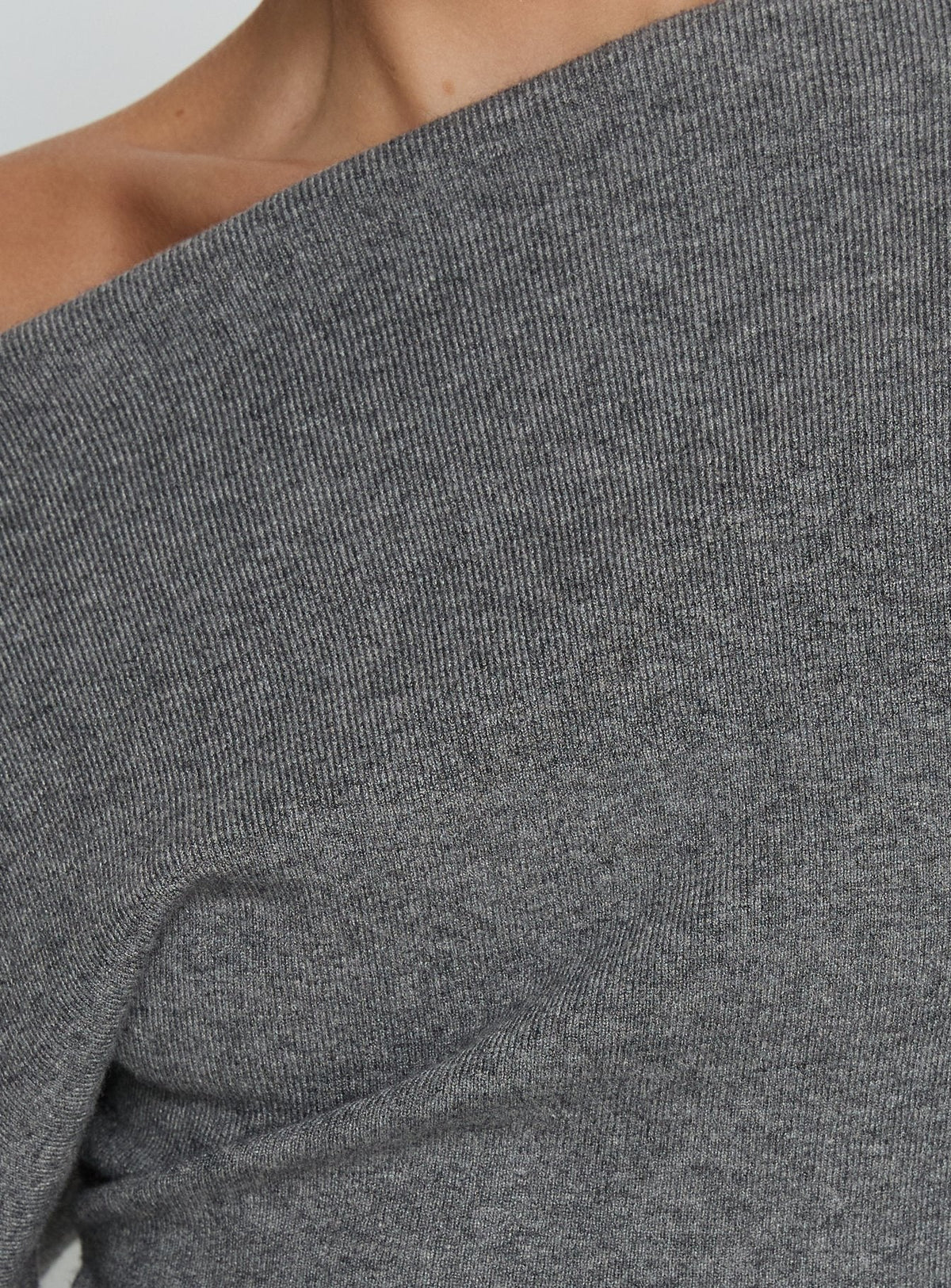 Kaelith Off-Shoulder Strickpullover Dunkelgrau