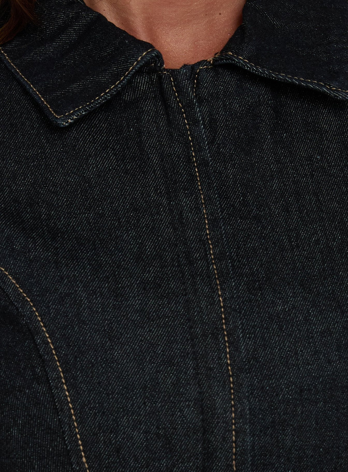 Raminna Zip-Front-Kragenoberteil aus Raw Denim