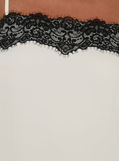 Daesa Lace Maxi Dress Cream / Black
