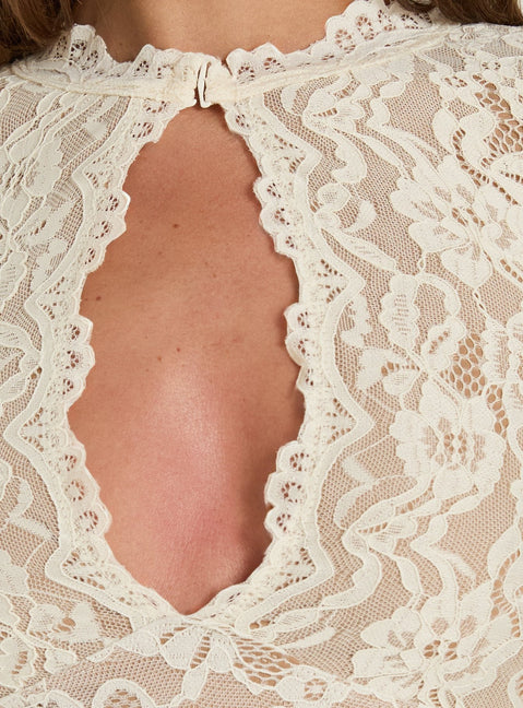 Quinbie Lace Long Sleeve Mini Dress Cream