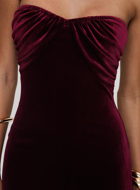 side view of model wearing Princess Polly Irena Strapless Maxi Dress Burgundy Sweetheart Neckline 