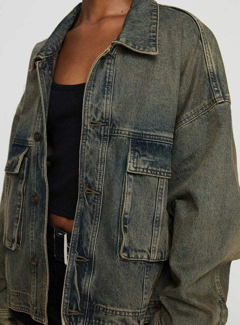 Denim jacket Oversized fit, drop shoulder, classic collar, button fastening, twin breast pockets Non-stretch material, unlined 