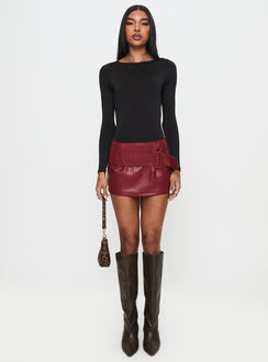 front view of model wearing Princess Polly Quinby Backless Long Sleeve Bodysuit Full Sleeves High Neck 