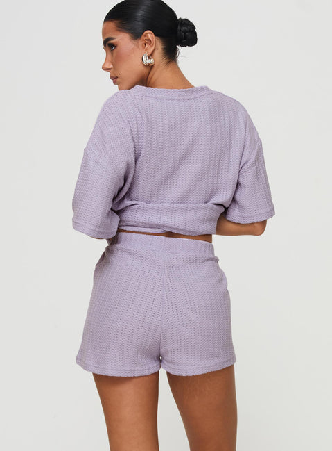Knit matching set Oversized top, drop shoulder, crew neckline High-waisted shorts, relaxed fit, thick elasticated waistband Good stretch, unlined 