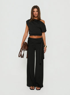 Hadlia Off Shoulder Top Black
