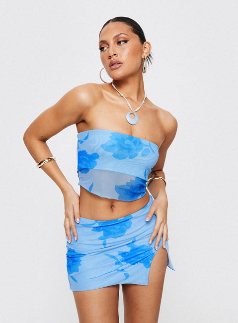 Matching set Slim fitting, floral print strapless crop top with inner silicone strip at bust Mid rise mini skirt with leg slit Good stretch, fully lined