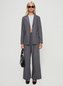 Blazer Relaxed fit, lapel collar, button fastening, twin hip pockets Non-stretch material, fully lined 