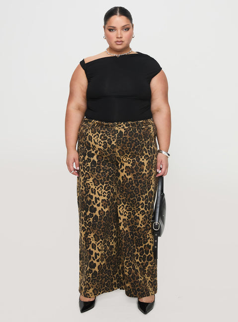 front view of model wearing Princess Polly Beller Bodysuit Black Curve Sleeveless 