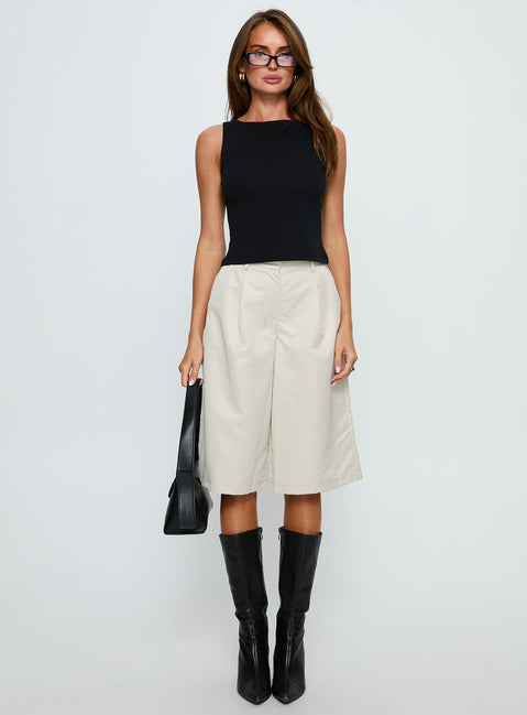 Jakai Longline Tailored Short Cream