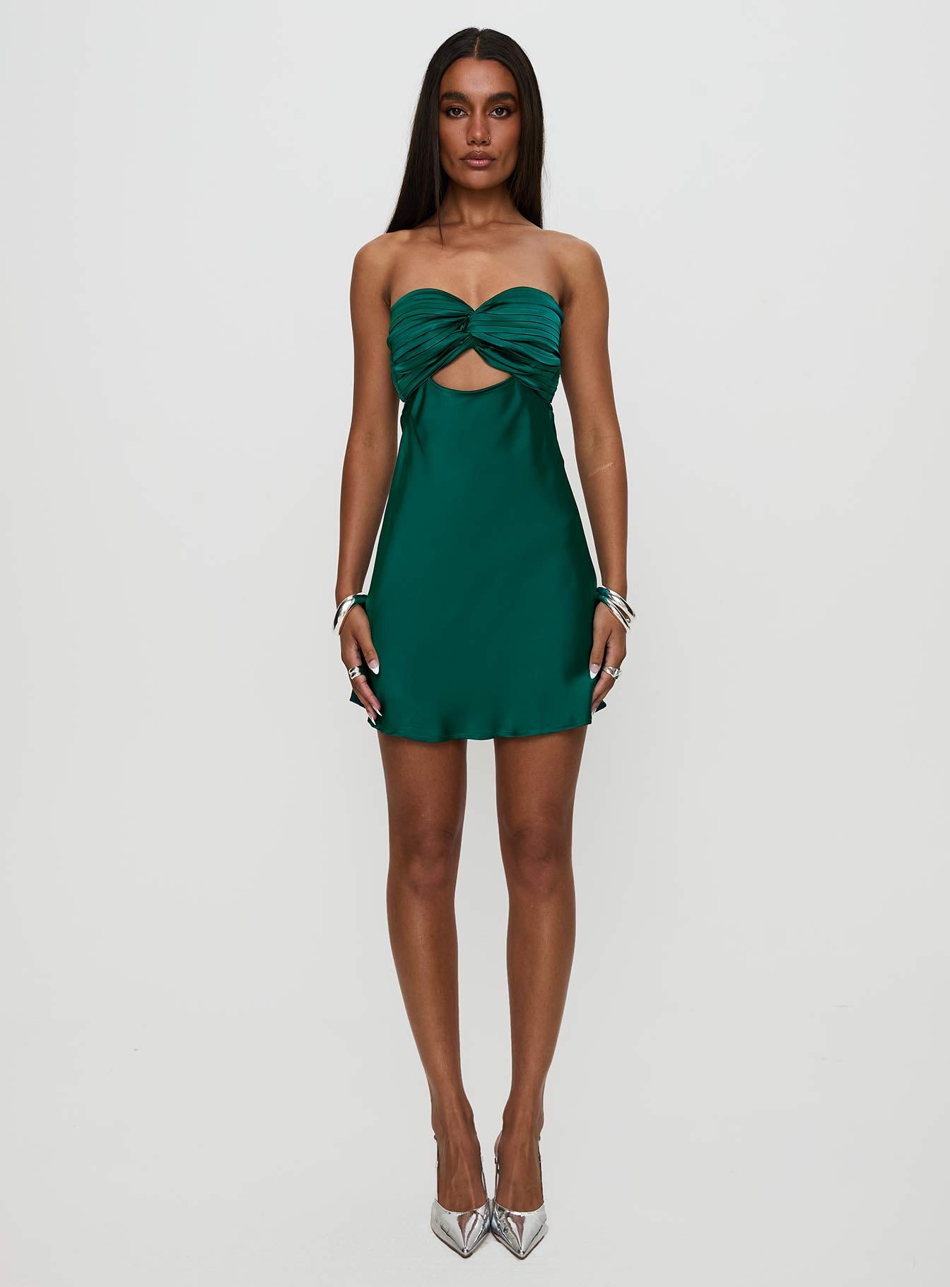 front view of model wearing Princess Polly Faviola Mini Dress Emerald Sweetheart Neckline 