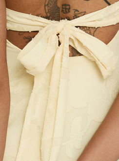Lyricah Stufenmaxikleid mit Bindebändern Gelb