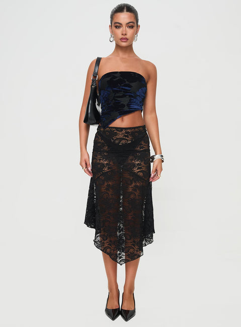 front view of model wearing Princess Polly Rayden Strapless Top Black Sleeveless straight 