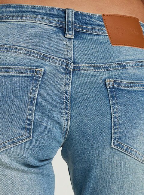 Alyss Ultra Low Rise Flared Jeans Light Vintage Blue