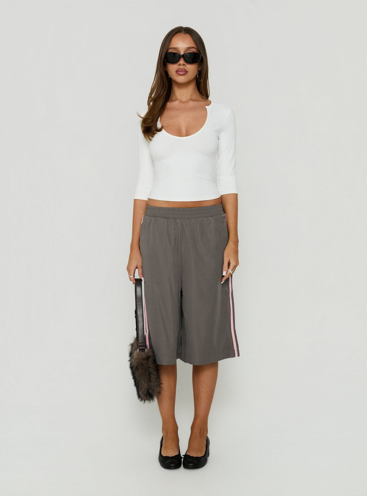 Boe Longline Track Shorts Charcoal / Pink