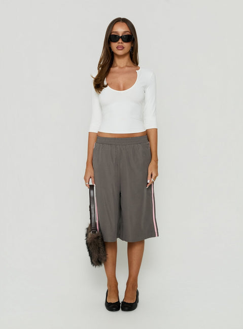 Boe Longline Track Shorts Charcoal / Pink