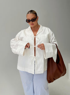 front view of model wearing Princess Polly Spiri Shirt White Curve Full Sleeves V-Neck 