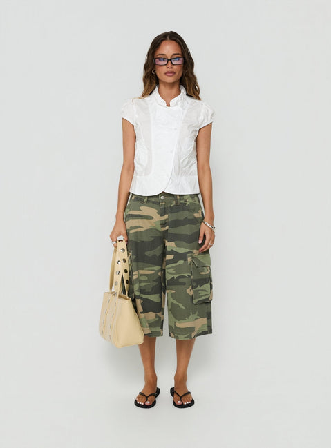Quinni Wide Leg Cargo Jorts Light Wash Camo