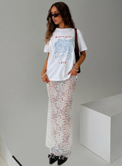 front view of model wearing Princess Polly Riomaggiore Oversized Tee White Half Sleeves Crew Neck 