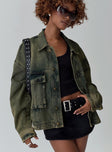 Denim jacket Oversized fit, drop shoulder, classic collar, button fastening, twin breast pockets Non-stretch material, unlined 