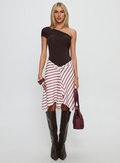 side view of model wearing Princess Polly Celyra One Shoulder Bodysuit Chocolate Sleeveless 