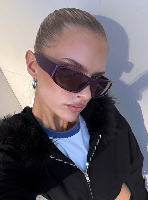 Odele Wraparound-Sonnenbrille Bordeauxrot