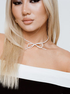 Orwell Necklace Pearl